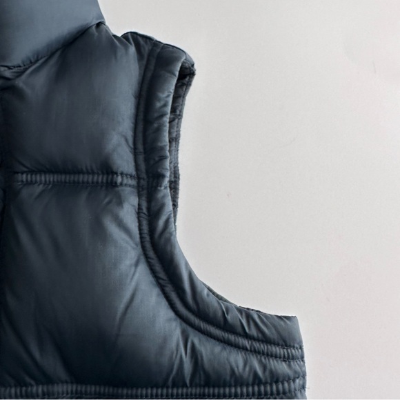 GAP Boys Navy Blue Down Vest - Picture 4 of 10